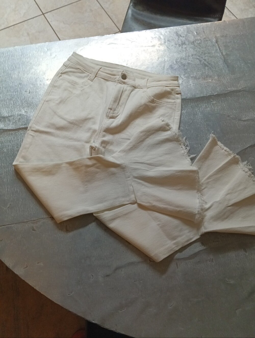 Hayden LA NWT Tulip Kick Flare Straight Leg Jeans Size Large White